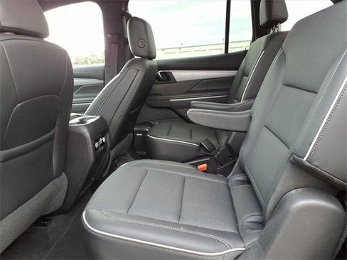 Used 2025 Buick Enclave Preferred image 10