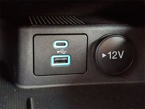 Used 2022 Ford Escape SE w/ SE Sport Appearance Package image 26