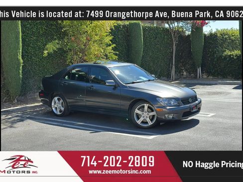 Used 2005 Lexus IS 300 RWD image 2