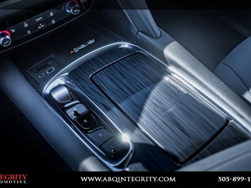 Used 2023 Buick Enclave Essence image 24