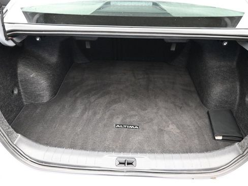 Used 2025 Nissan Altima 2.5 SR FWD image 14