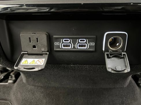 Used 2024 Jeep Wagoneer Series II w/ Flexible Seating Group RWD image 28