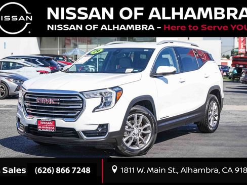 Used 2024 GMC Terrain SLT FWD image 1