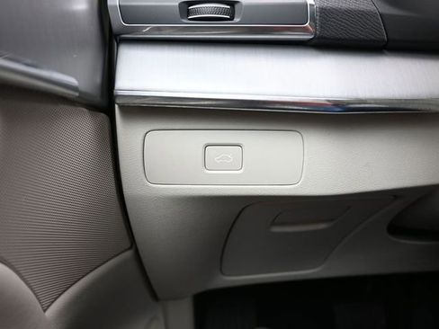 Used 2024 Volvo XC90 B5 Core w/ Protection Package Premier image 27