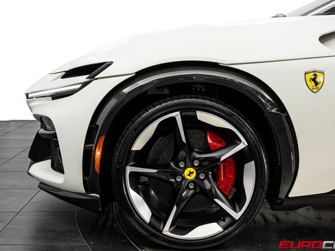 Used 2025 Ferrari Purosangue AWD/4WD image 18
