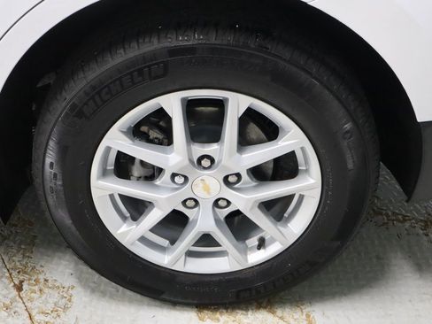 Used 2024 Chevrolet Equinox LS w/ Driver Confidence II Package FWD image 18