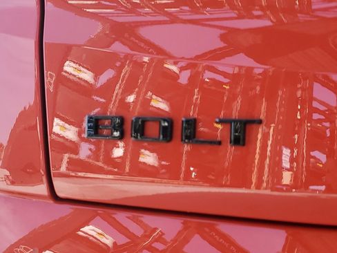 New 2027 Chevrolet Bolt RS w/ Technology Package FWD image 7