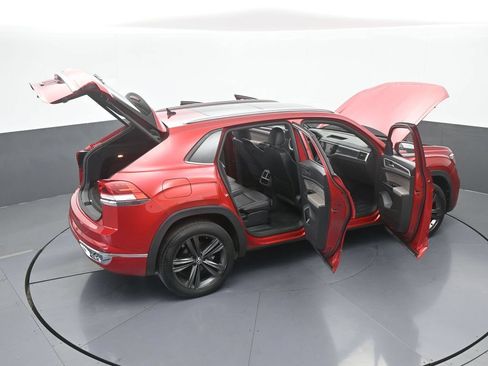Used 2021 Volkswagen Atlas Cross Sport SE w/ Panoramic Sunroof Package FWD image 63