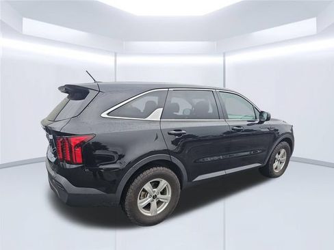 Used 2023 Kia Sorento LX AWD/4WD image 5