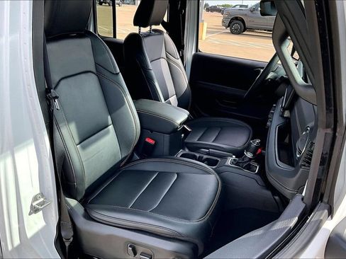 Used 2025 Jeep Gladiator Sport AWD/4WD image 7