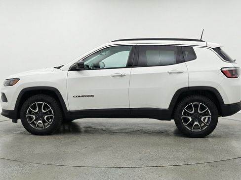 Used 2025 Jeep Compass Trailhawk AWD/4WD image 5