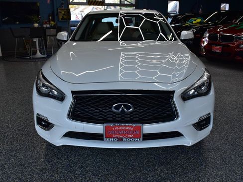 Used 2019 INFINITI Q50 Luxe w/ Essential Package (3.0T Luxe) AWD/4WD image 11