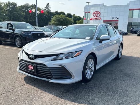 Used 2023 Toyota Camry LE FWD image 3
