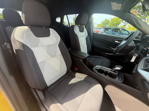 Used 2024 Chevrolet Trax RS w/ Driver Confidence Package FWD image 25