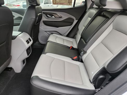 Used 2023 GMC Terrain SLT w/ Infotainment Package II image 29