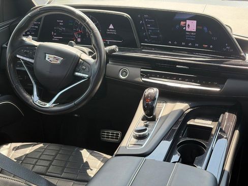 Used 2023 Cadillac Escalade ESV V AWD/4WD image 12