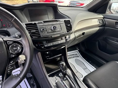 Used 2016 Honda Accord Sport image 23