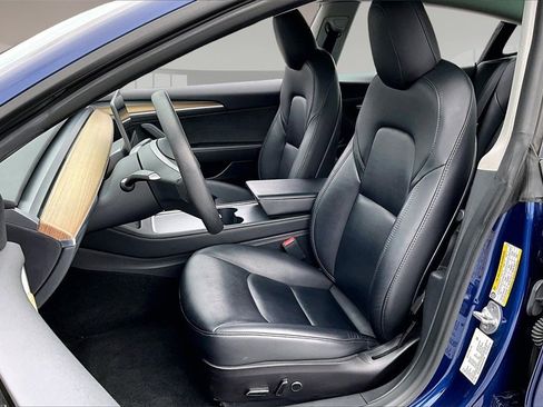 Used 2023 Tesla Model 3 Standard Range image 19