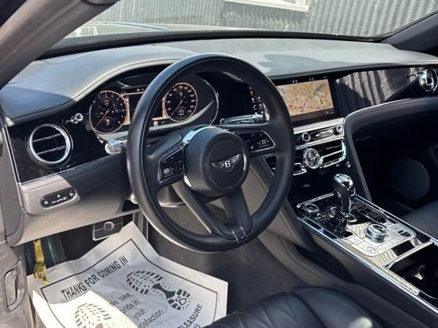 Used 2022 Bentley Flying Spur Plug-In Hybrid AWD/4WD image 3