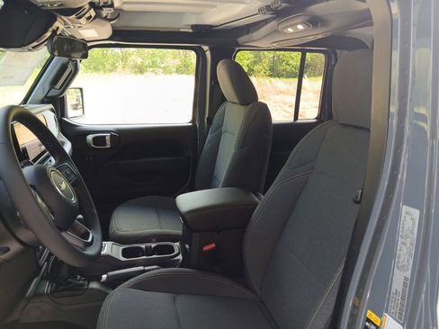 New 2026 Jeep Gladiator Sport image 32