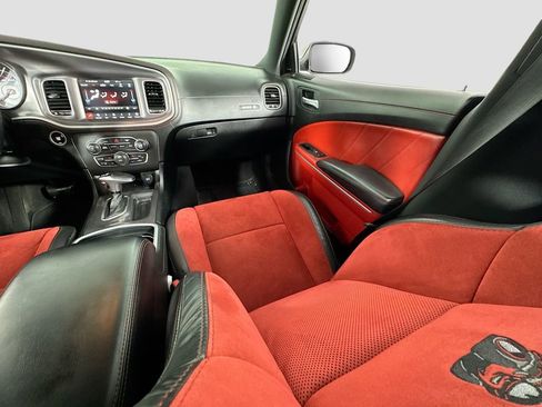 Used 2022 Dodge Charger Scat Pack RWD image 17