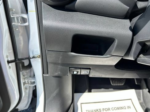 Used 2023 Nissan Kicks SR FWD image 24