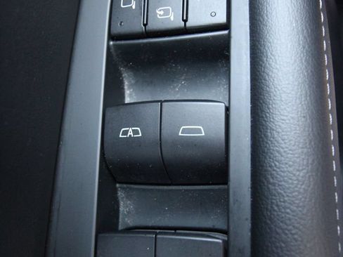 Used 2025 Buick Enclave Preferred AWD/4WD image 22