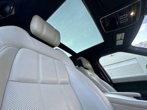 Used 2019 Land Rover Range Rover Sport HSE image 16