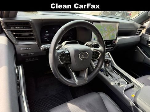 Used 2024 Lexus GX 550 AWD/4WD image 3