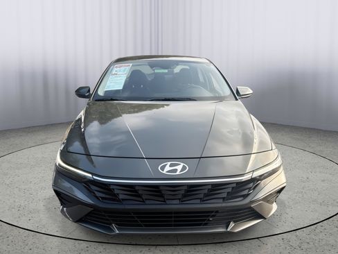 Used 2024 Hyundai Elantra SEL FWD image 7