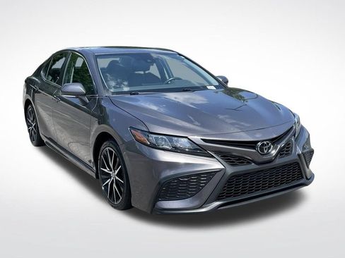 Used 2023 Toyota Camry SE FWD image 8