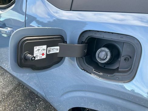 New 2025 Ford Maverick Lariat w/ Black Appearance Package image 14