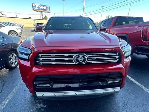 Used 2025 Toyota 4Runner Limited AWD/4WD image 3
