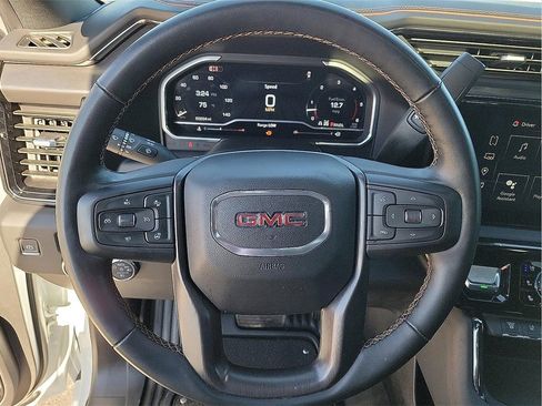 Used 2024 GMC Sierra 2500 AT4 w/ AT4 Preferred Package image 16
