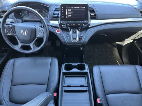 Certified 2024 Honda Odyssey EX-L image 3