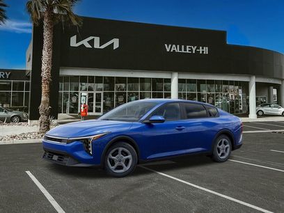 New 2025 Kia K4 LXS