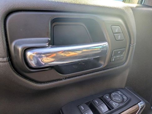 Used 2022 Chevrolet Silverado 1500 High Country w/ Technology Package image 15