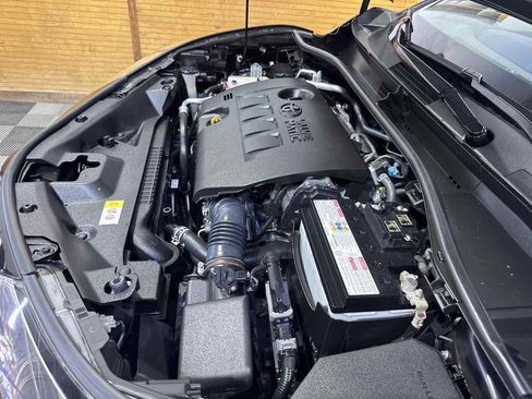 Used 2020 Toyota C-HR XLE FWD image 26