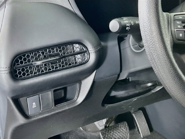 Used 2027 Honda HR-V LX image 12