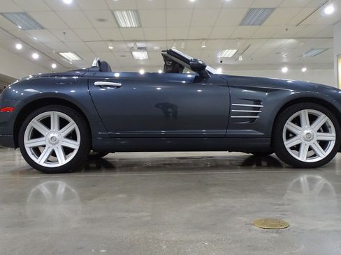 Used 2008 Chrysler Crossfire Limited RWD image 19