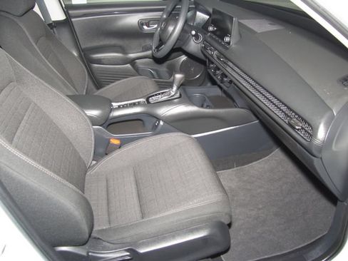 Certified 2024 Honda HR-V LX image 18