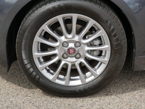 Used 2017 FIAT 124 Spider Classica RWD image 15