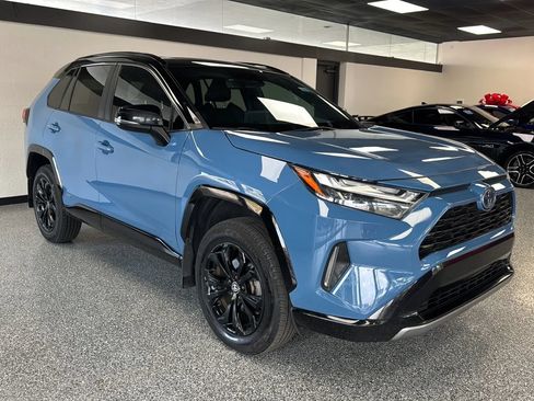 Used 2024 Toyota RAV4 XSE w/ Weather Package AWD/4WD image 7