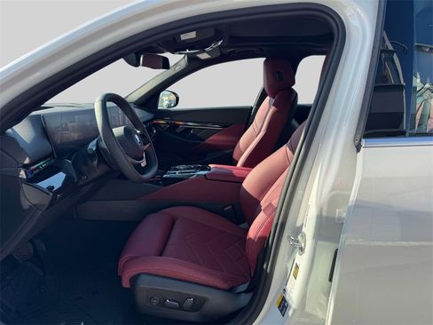 Certified 2025 BMW i5 xDrive40 w/ Premium Package image 10