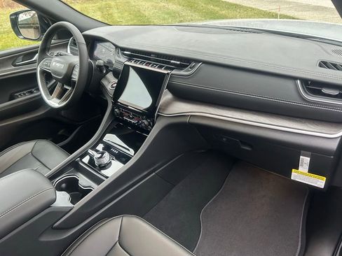New 2025 Jeep Grand Cherokee L Limited image 22