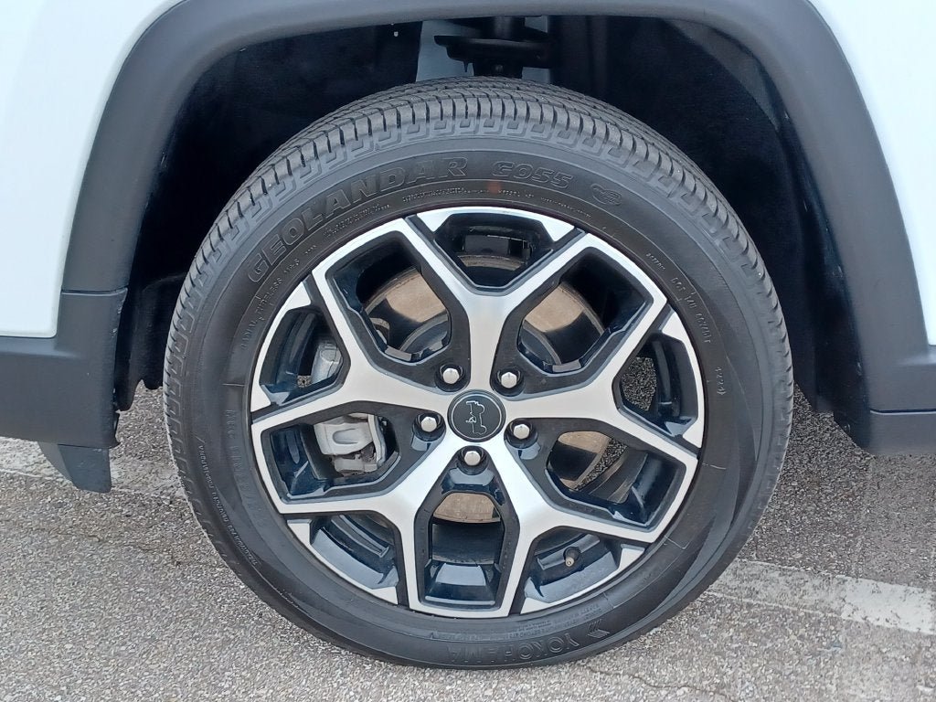 Used 2025 Jeep Compass Limited w/ Sun & Sound Group AWD/4WD image 33