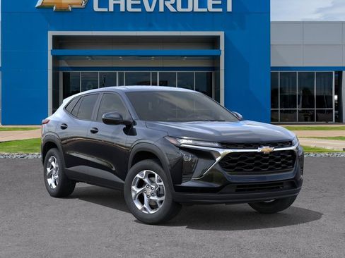 New 2026 Chevrolet Trax LS w/ LS Convenience Package FWD image 7