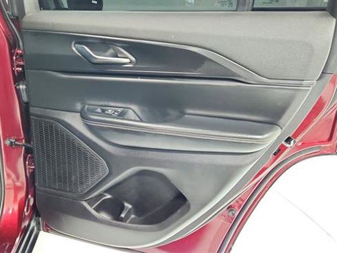 Used 2025 Jeep Grand Cherokee Laredo X w/ Luxury Tech Group I image 28