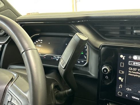 Used 2024 GMC Sierra 2500 AT4X image 25