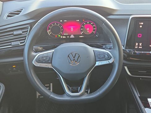 Used 2024 Volkswagen Atlas Cross Sport SEL Premium R-Line image 21